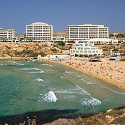 Golden Bay, Malta